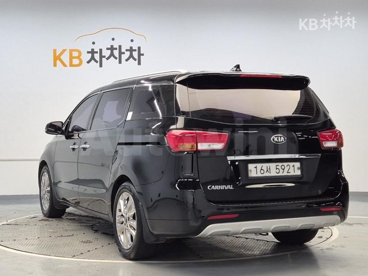 Kia Carnival 2015 — 2