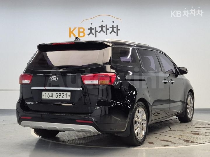 Kia Carnival 2015 — 3