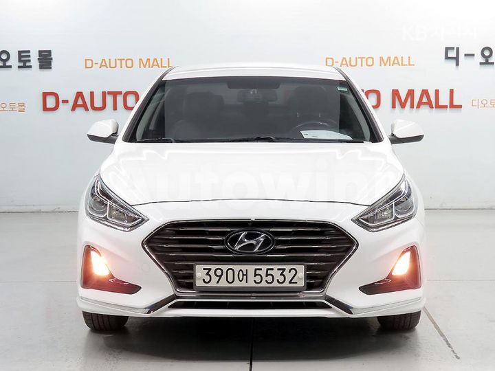 Hyundai Sonata 2019 KMHE341DBKA492866 — 2