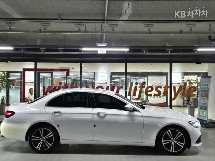 Mercedes-Benz E Class 2021 W1KZF4FB8MA943555 — 3
