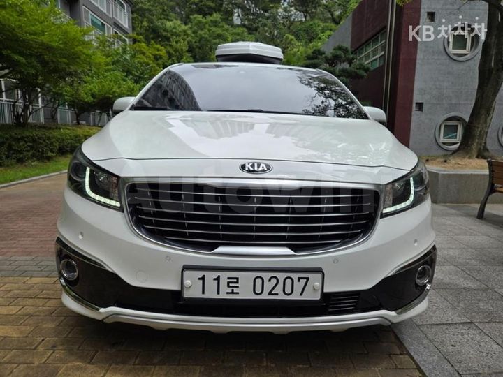 Kia Carnival 2017 KNAME81ABHS286533 — 4