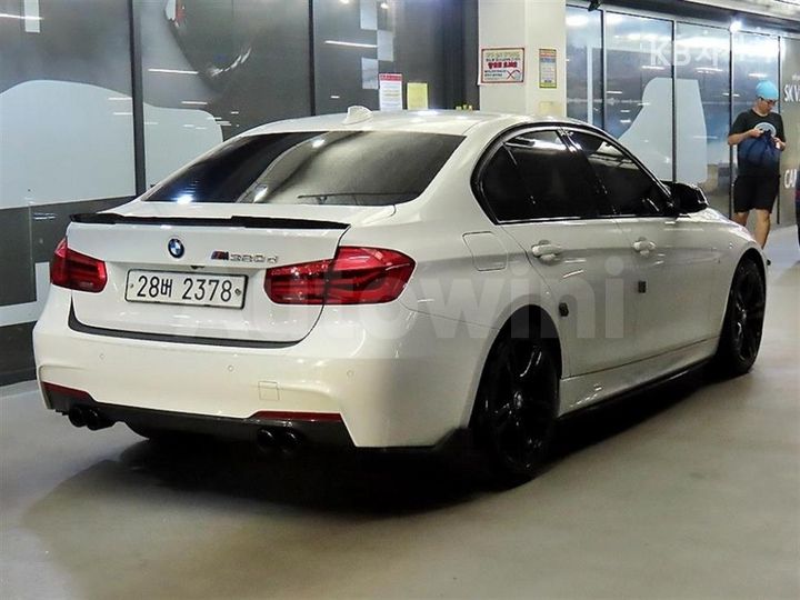 BMW 3 Series 2017 WBA8C5105HK854713 — 4