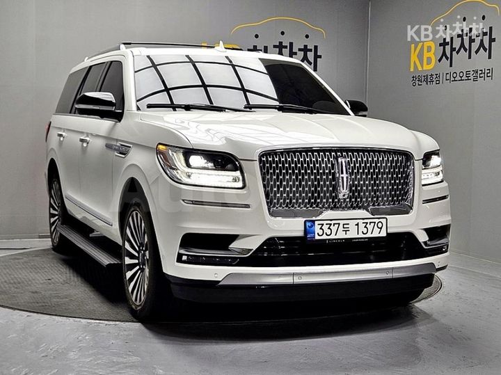 Lincoln Navigator