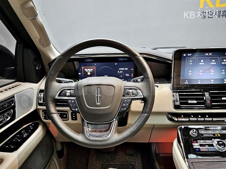 Lincoln Navigator