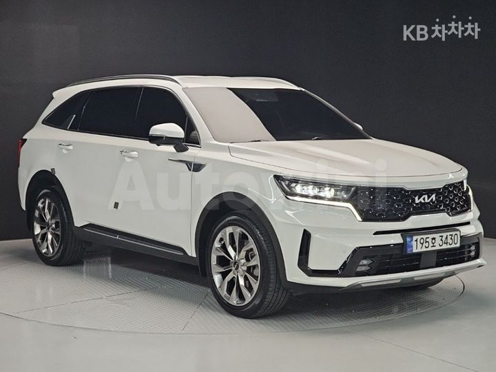 Kia Sorento 2023 KNARG81FHPA207815 — 2