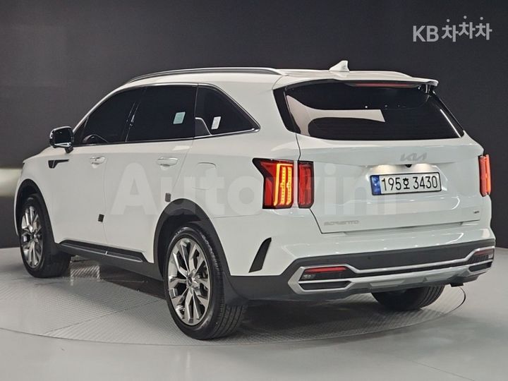 Kia Sorento 2023 KNARG81FHPA207815 — 3
