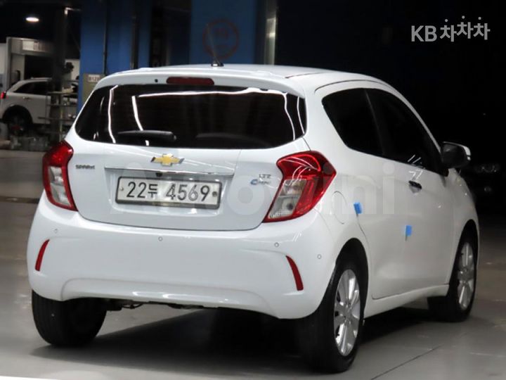 Chevrolet Spark 2018 KLYDC487DJC467736 — 4