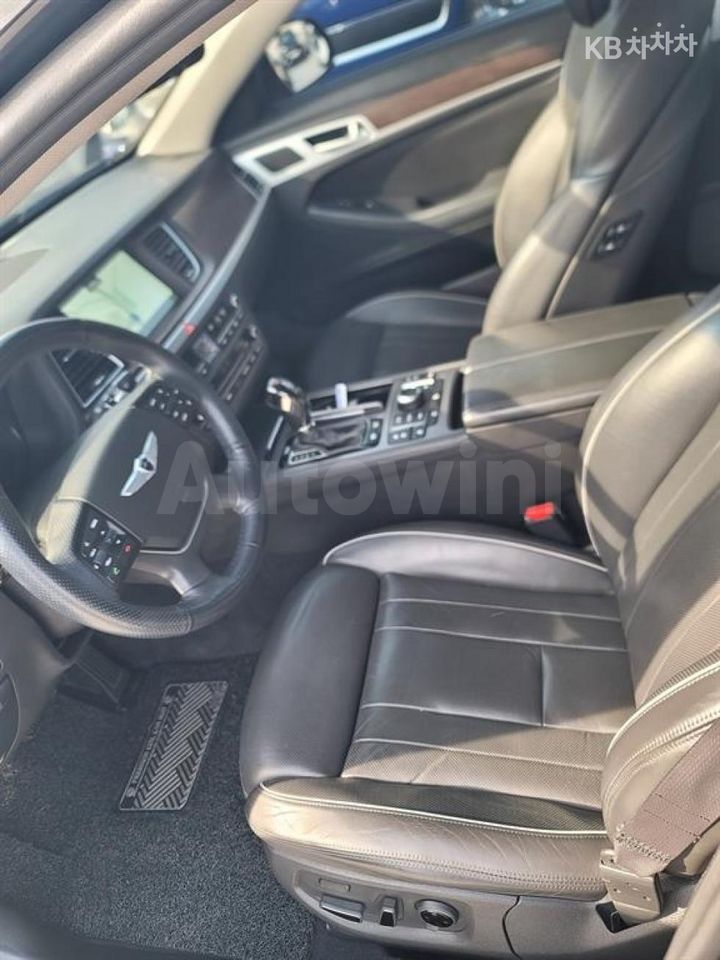 Hyundai Genesis 2016 KMHGM41DDGU175207 — 5