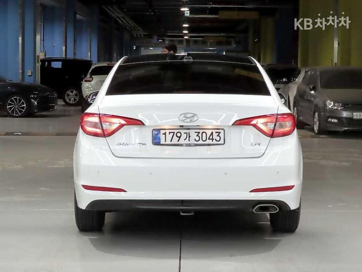 Hyundai Sonata 2017 KMHE341DBHA340765 — 3