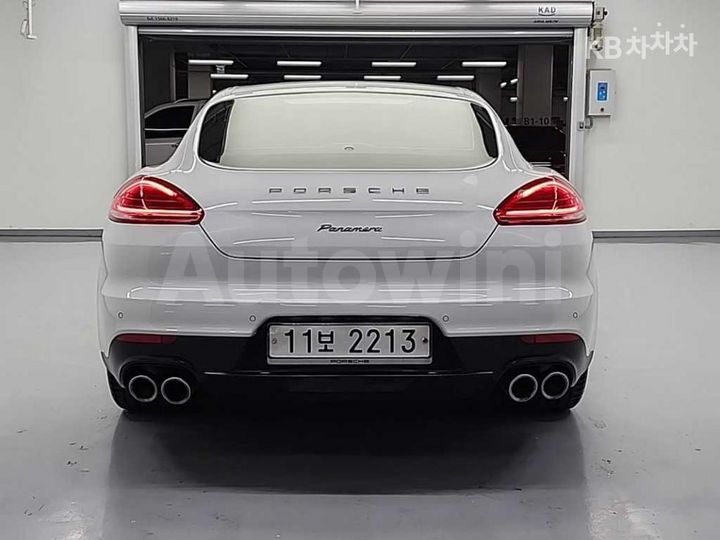 Porsche Panamera 2016 WP0AE2979GL025232 — 3