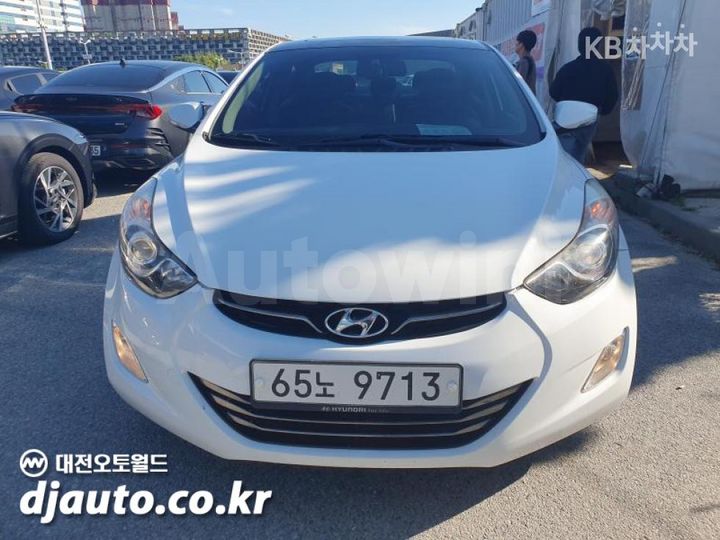 Hyundai Avante 2012 KMHDH41DBCU216054 — 2