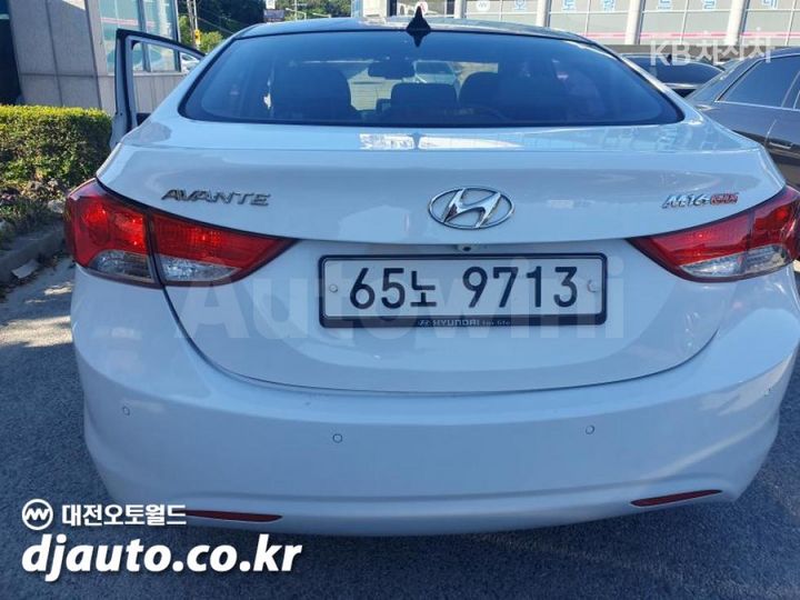 Hyundai Avante 2012 KMHDH41DBCU216054 — 3