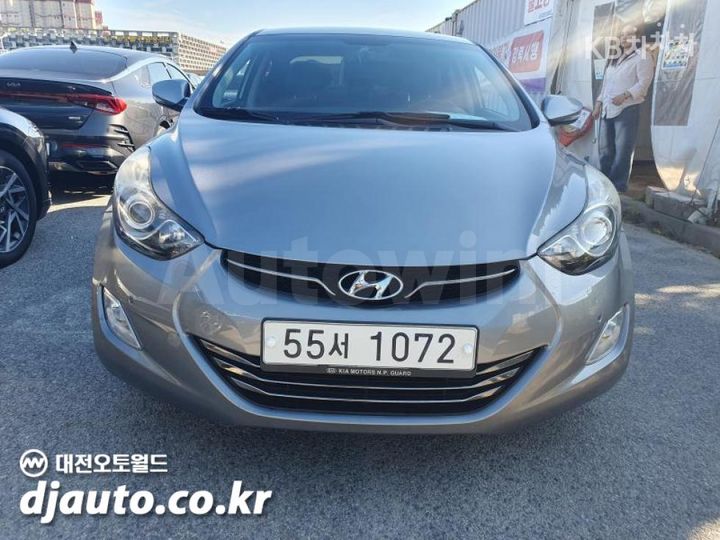 Hyundai Avante 2013 KMHDH41DBDU677328 — 2
