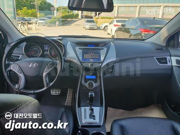 Hyundai Avante 2013 KMHDH41DBDU677328 — 4
