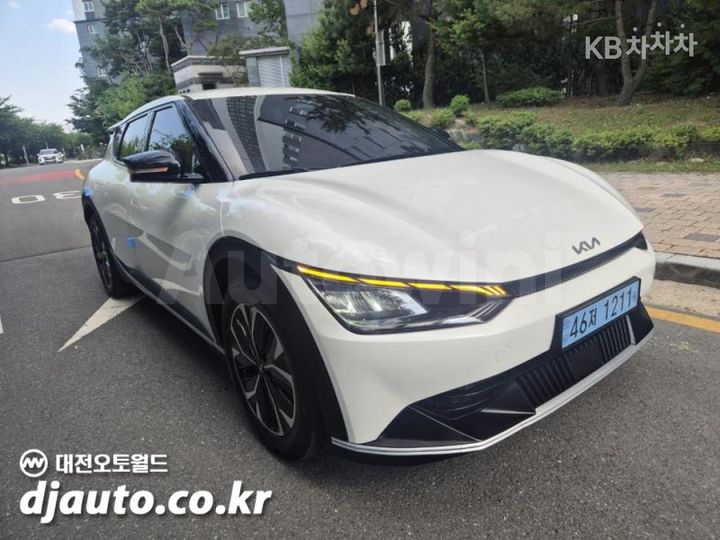 Kia EV6 2022 KNAC281AFNA061388 — 3