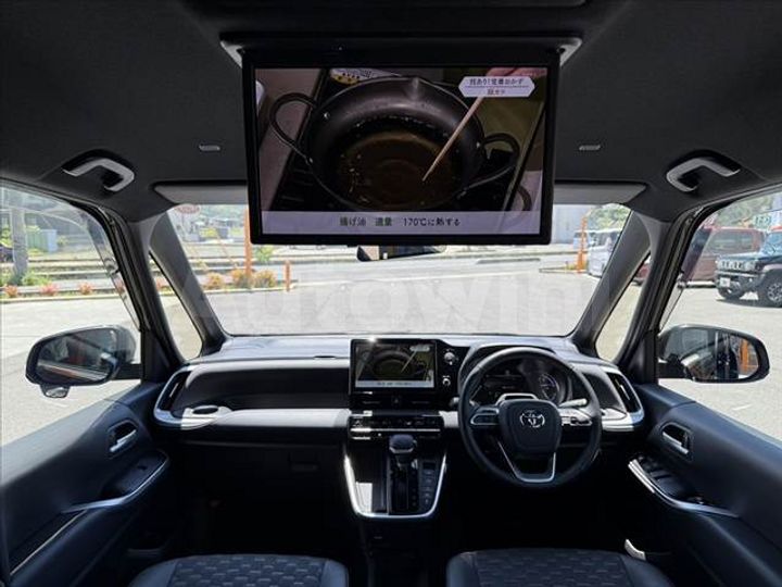 Toyota Voxy 2023 — 2