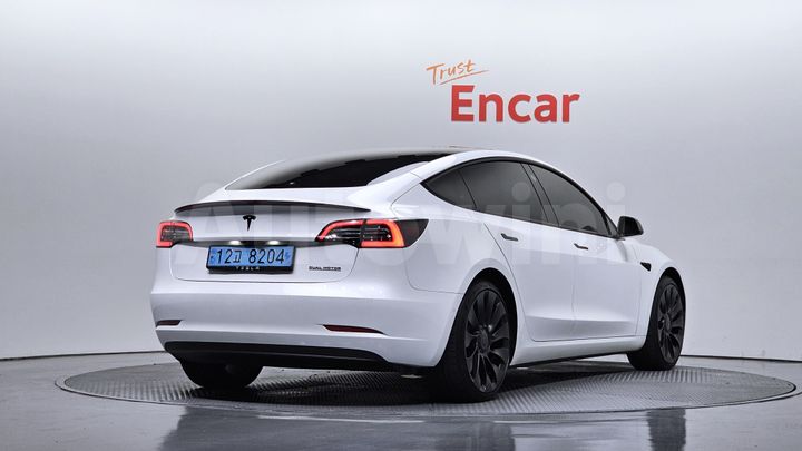 Tesla Model 3 2022 — 2