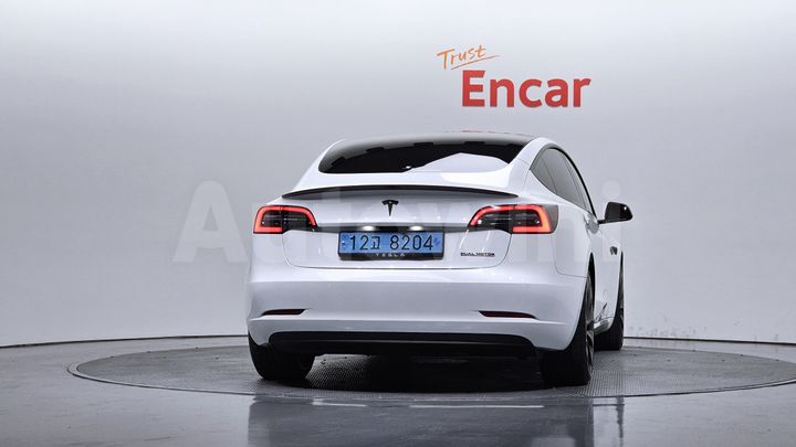 Tesla Model 3 2022 — 4