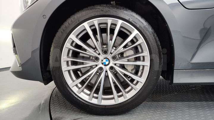 BMW 3 Series 2020 — 5