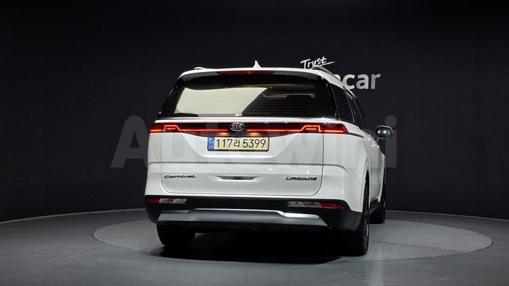Kia Carnival 2021 — 4