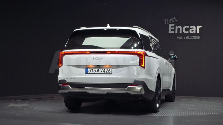Kia Carnival 2025 — 4