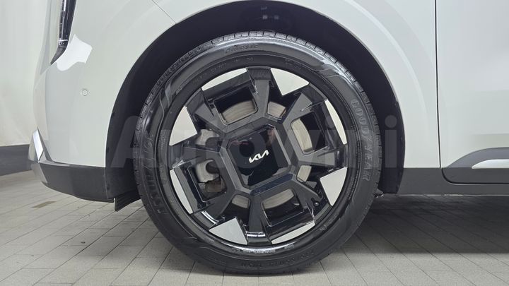 Kia Carnival 2025 — 5