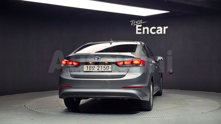 Hyundai Avante 2017 — 4