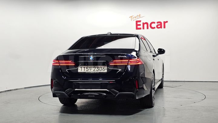 BMW 5 Series 2025 — 4