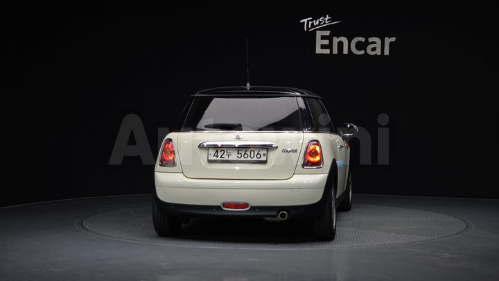 Mini Cooper 2010 — 4