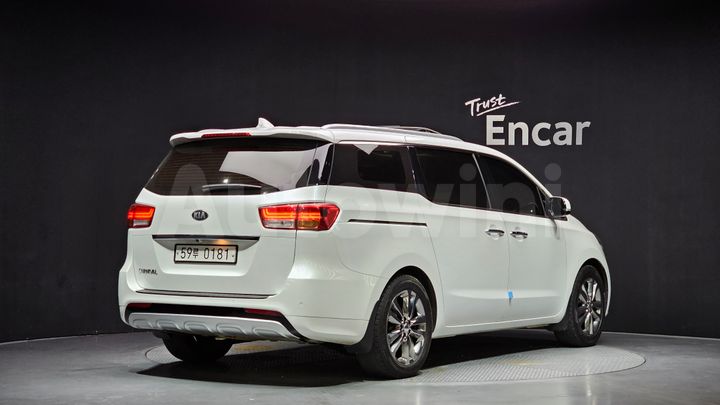 Kia Carnival 2017 — 2