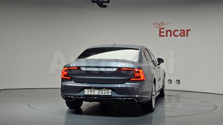 Volvo S90 2019 — 4