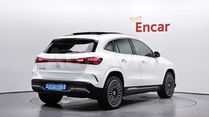 Mercedes Benz EQA