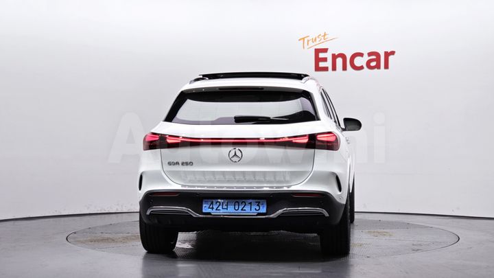 Mercedes Benz EQA 2024 — 4