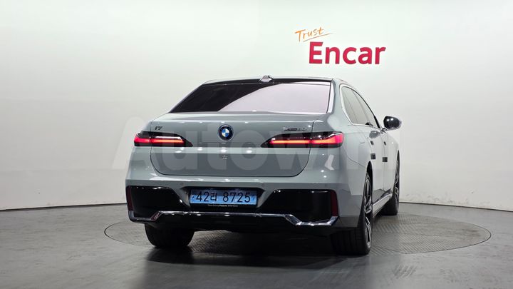 BMW i7 2025 — 4