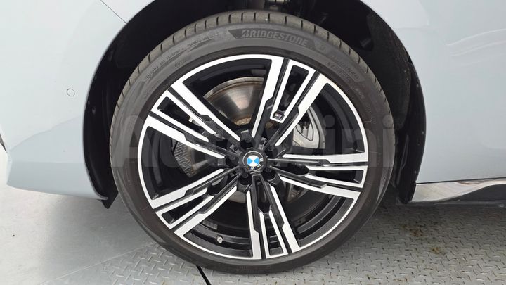 BMW i7 2025 — 5