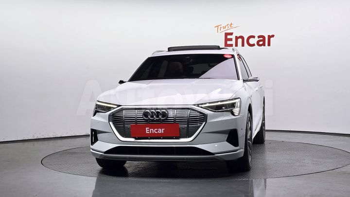 Audi e-tron 2022 — 3