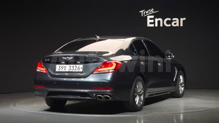 Genesis G70 2018 — 2