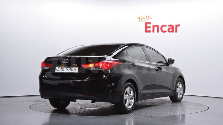 Hyundai Avante 2013 — 2