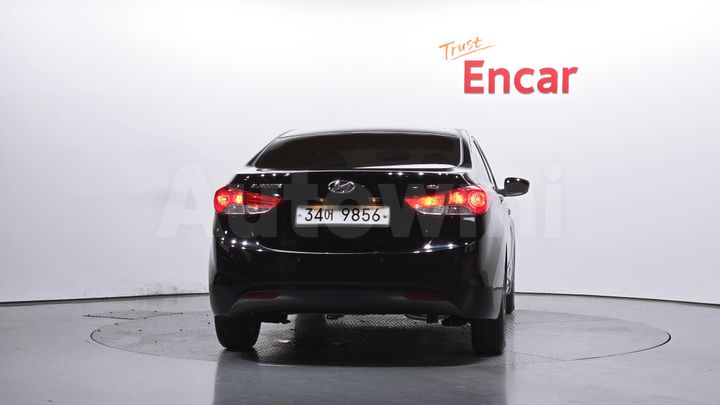 Hyundai Avante 2013 — 4