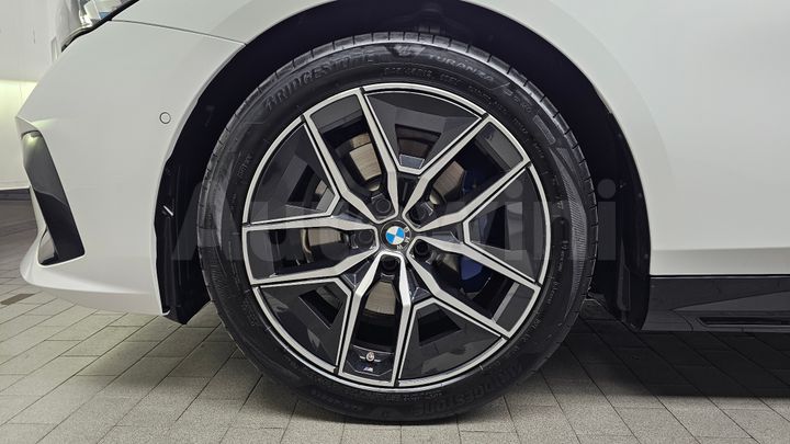 BMW 5 Series 2024 — 5