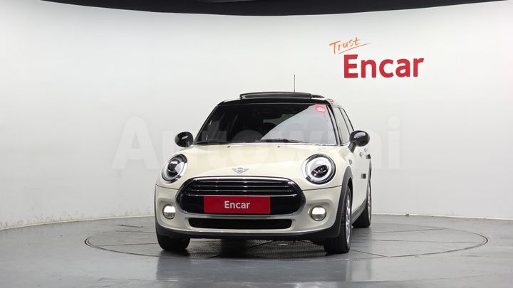 Mini Cooper 2019 — 3