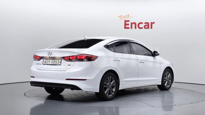 Hyundai Avante 2017 — 2