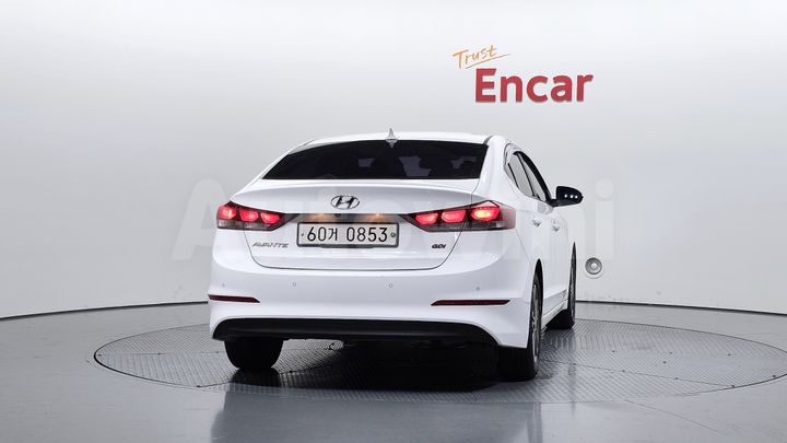 Hyundai Avante 2017 — 4