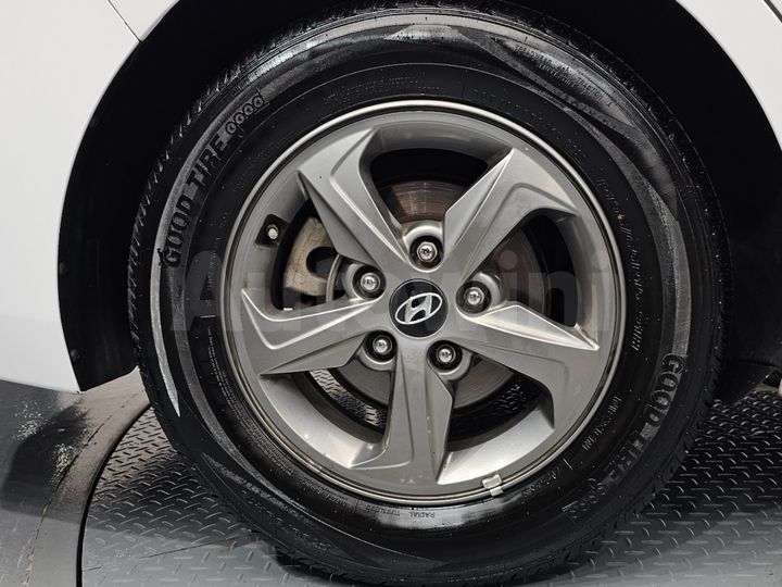 Hyundai Avante 2017 — 5