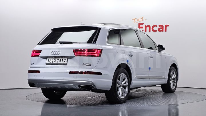 Audi Q7 2019 — 2