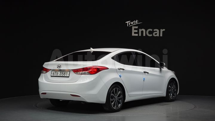 Hyundai Avante 2013 — 2