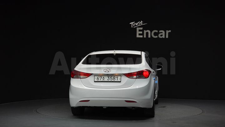 Hyundai Avante 2013 — 4