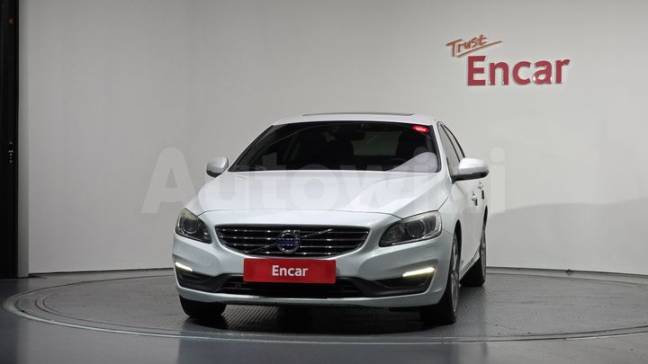 Volvo S60 2015 — 3