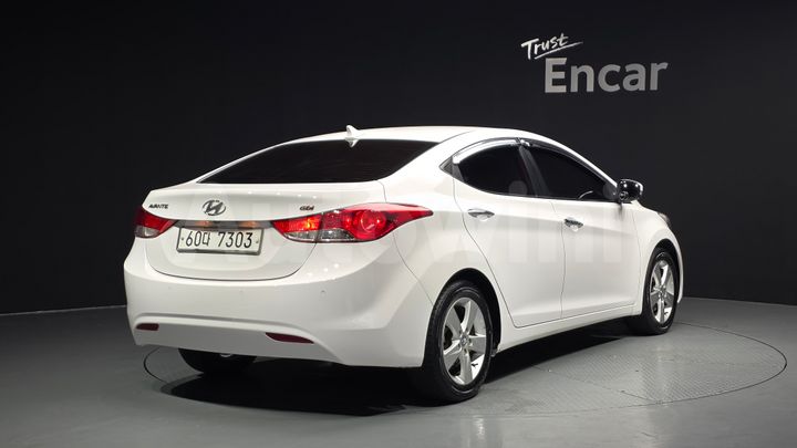 Hyundai Avante 2013 — 2