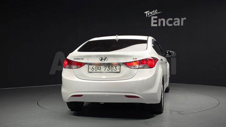 Hyundai Avante 2013 — 4